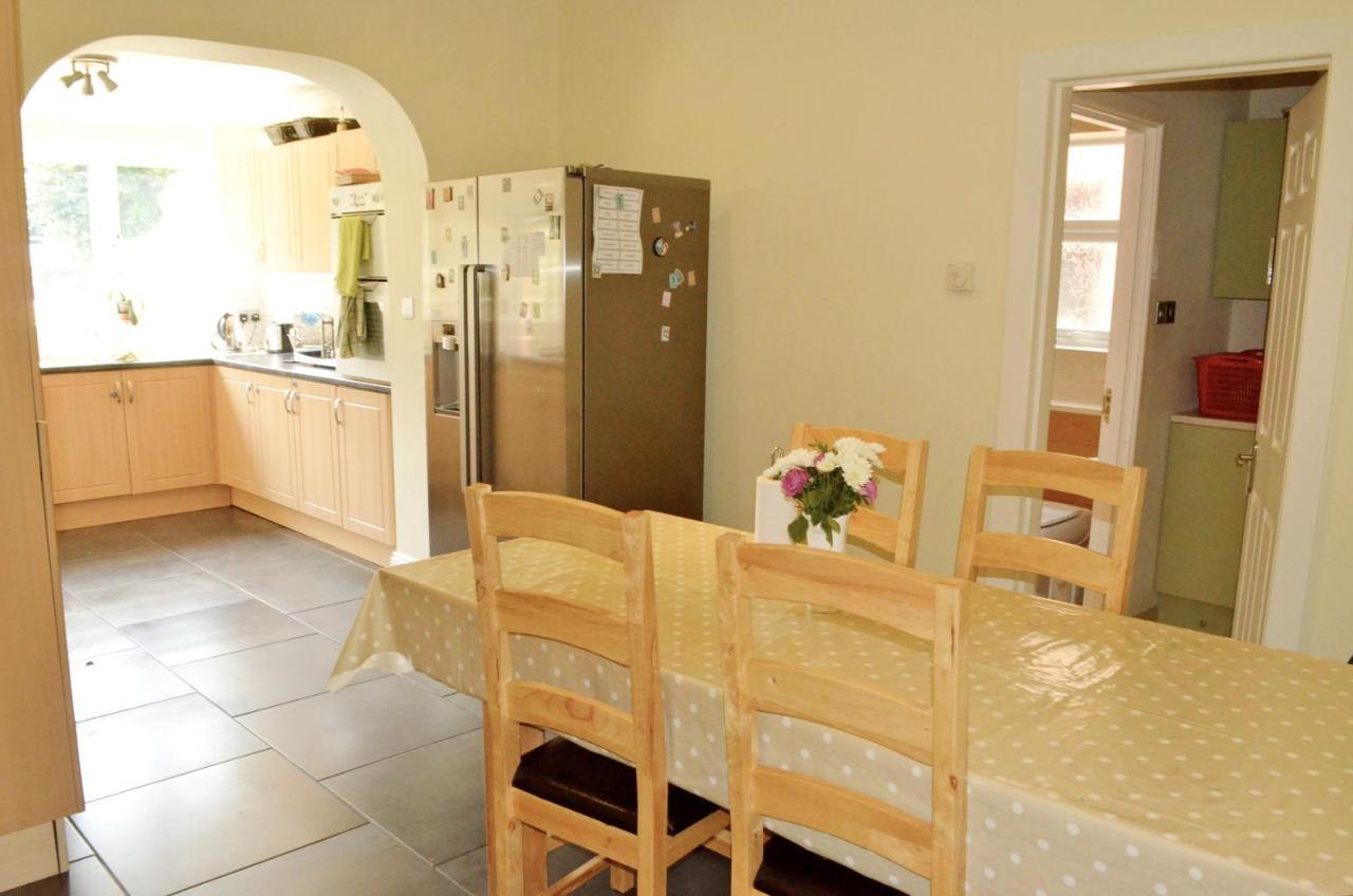 A Cozy House To Stay In Sunny บอร์นมัธ ภายนอก รูปภาพ