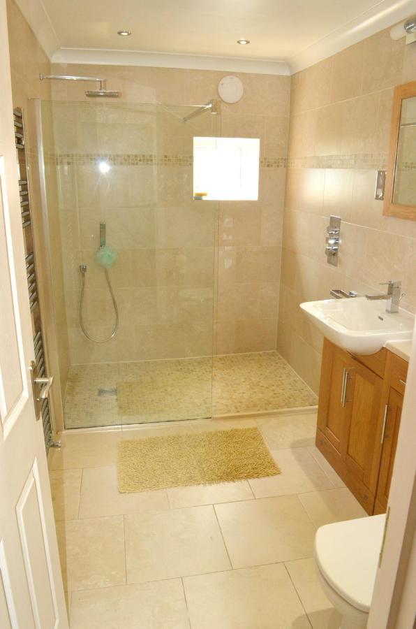 A Cozy House To Stay In Sunny บอร์นมัธ ภายนอก รูปภาพ