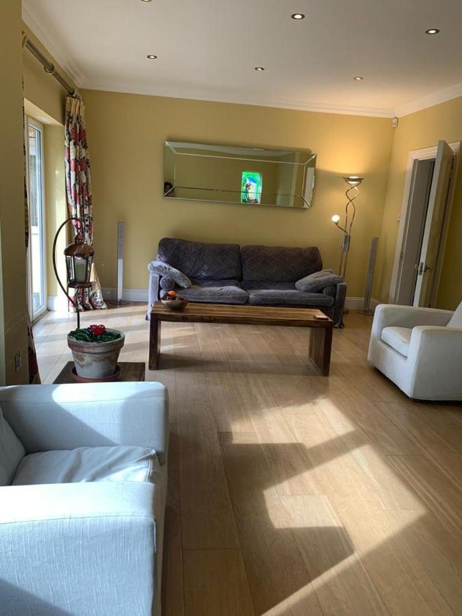A Cozy House To Stay In Sunny บอร์นมัธ ภายนอก รูปภาพ