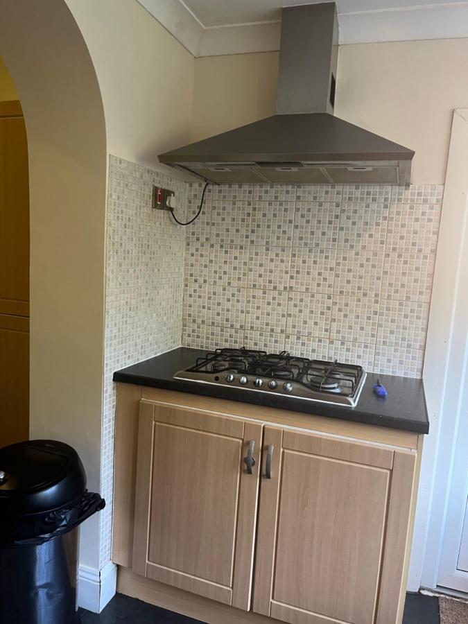 A Cozy House To Stay In Sunny บอร์นมัธ ภายนอก รูปภาพ